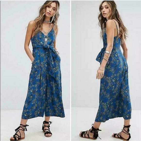 Free People Dresses & Skirts - Free People Blue Floral Tie-Waist Midi Dress